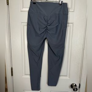 NWOT - Pro-Fit Womans Leggings Sz L - Deep Blue